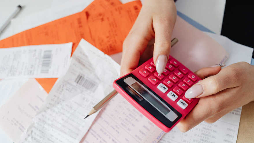 Divorce costs in the UK: who pays?